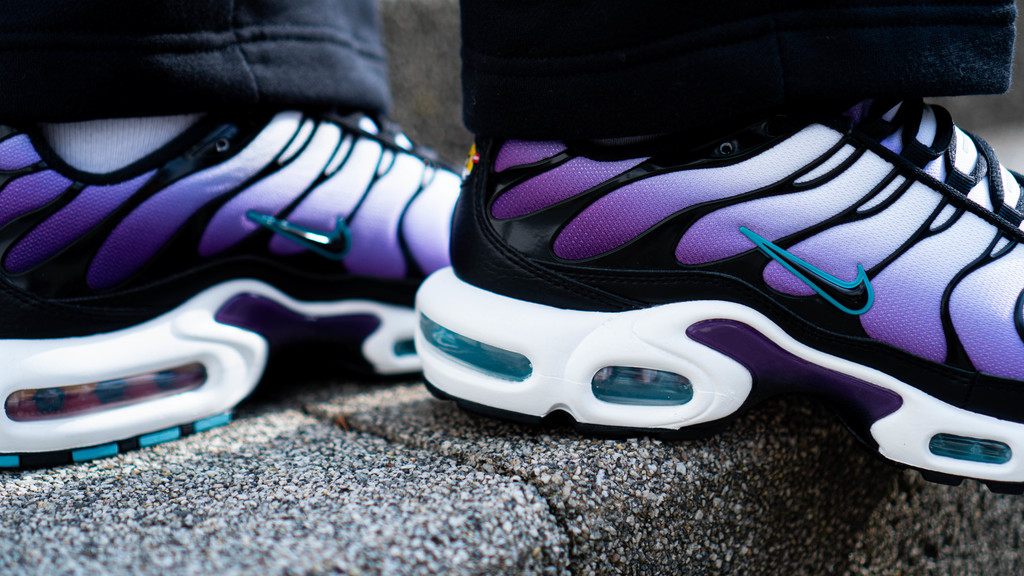 Purple and turquoise air max plus hotsell